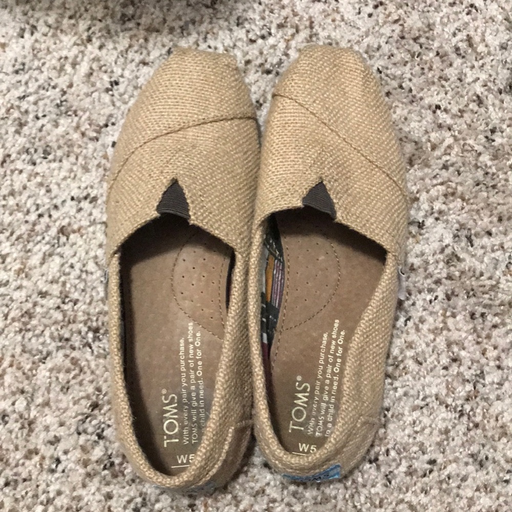 Toms - Burlap. Size 5 (W)